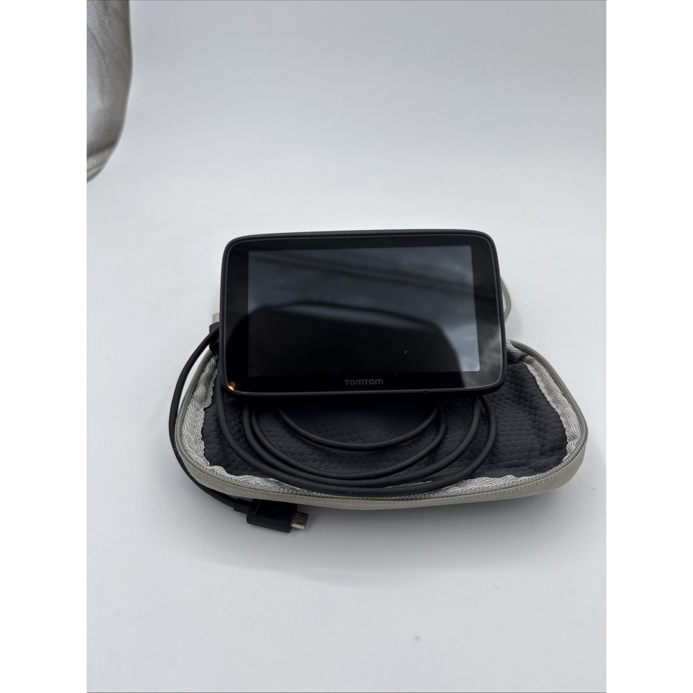 TomTom GO 50 GPS Navigation Unit with 5" Touch Screen Carrying Case And Charger